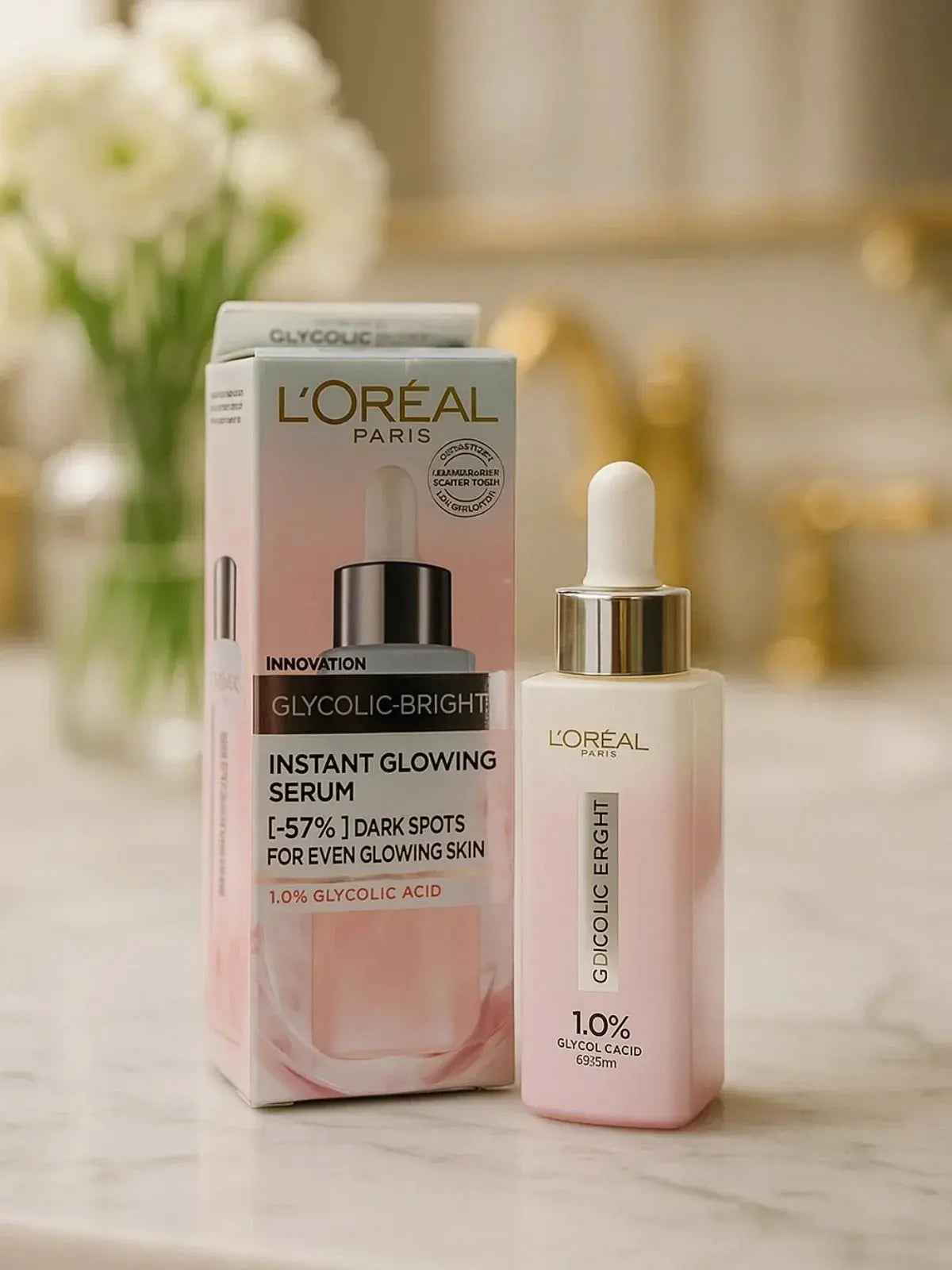 L'Oréal Paris Glycolic-Bright Instant Glowing Serum with 1.0% glycolic acid for even, radiant skin