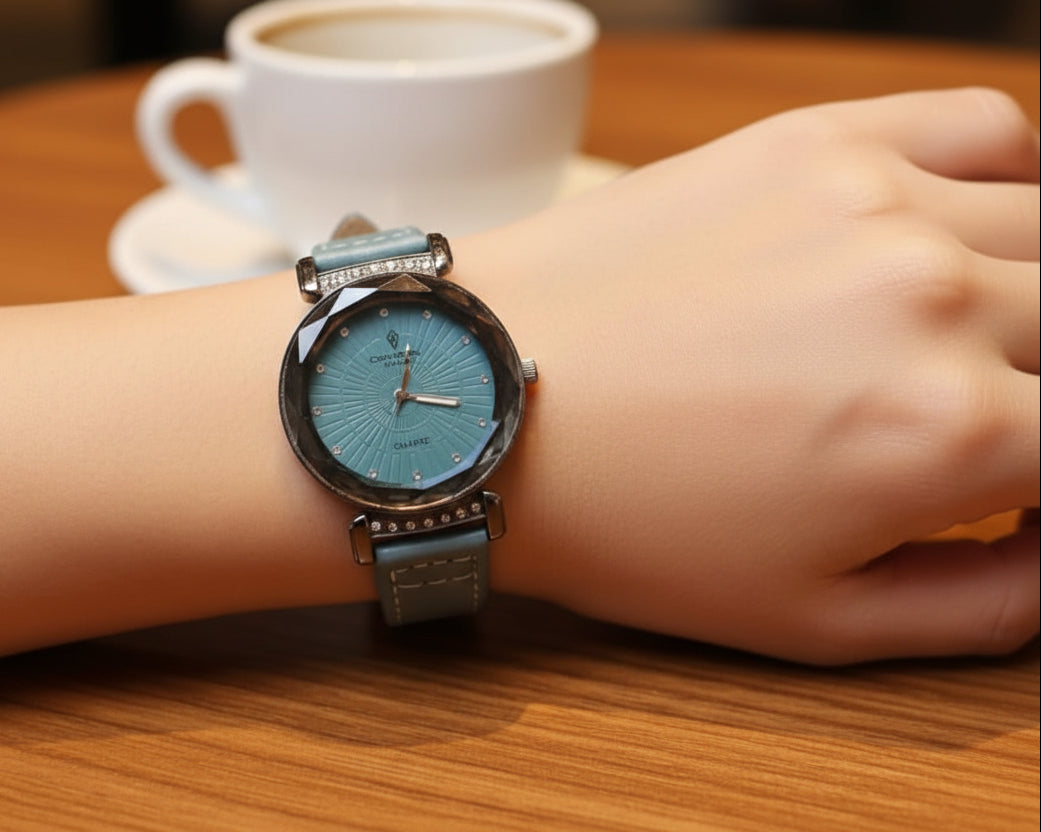 Luxury Crystal Time Women’s Fashion Watch – Teal Dial with Faceted Diamond-Cut Glass & Faux Leather Strap